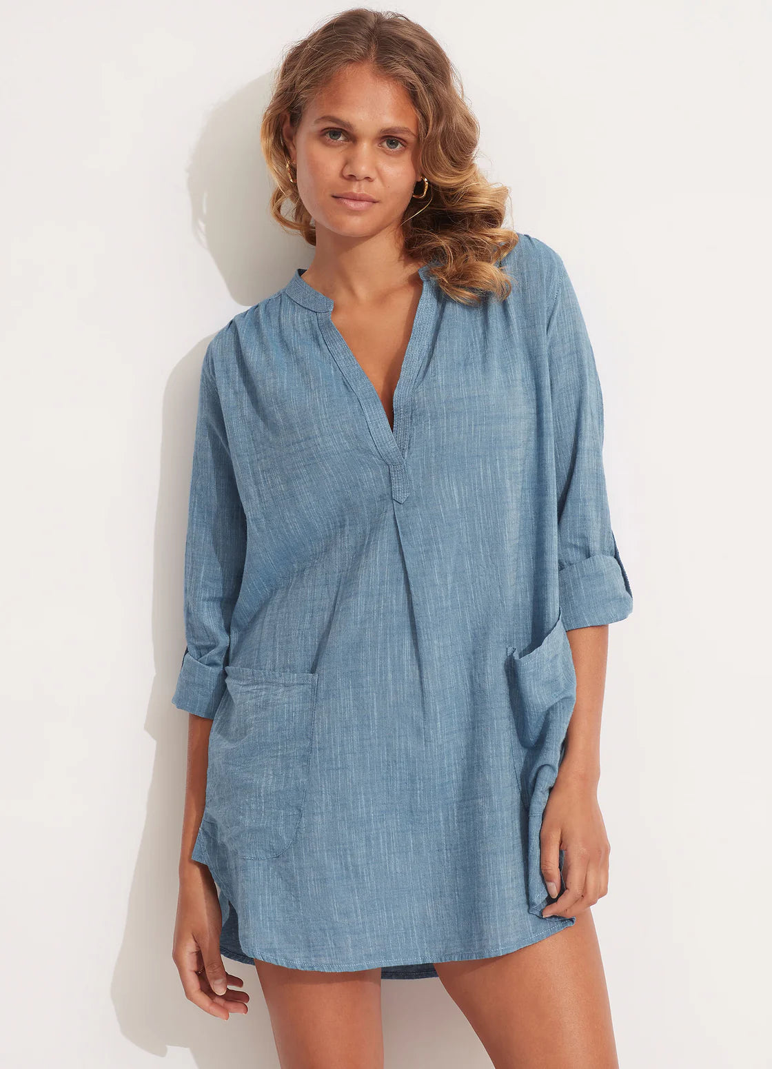 Women’s cover-up off-shoulder textured glow -Boyfriend Beach Shirt Chambray